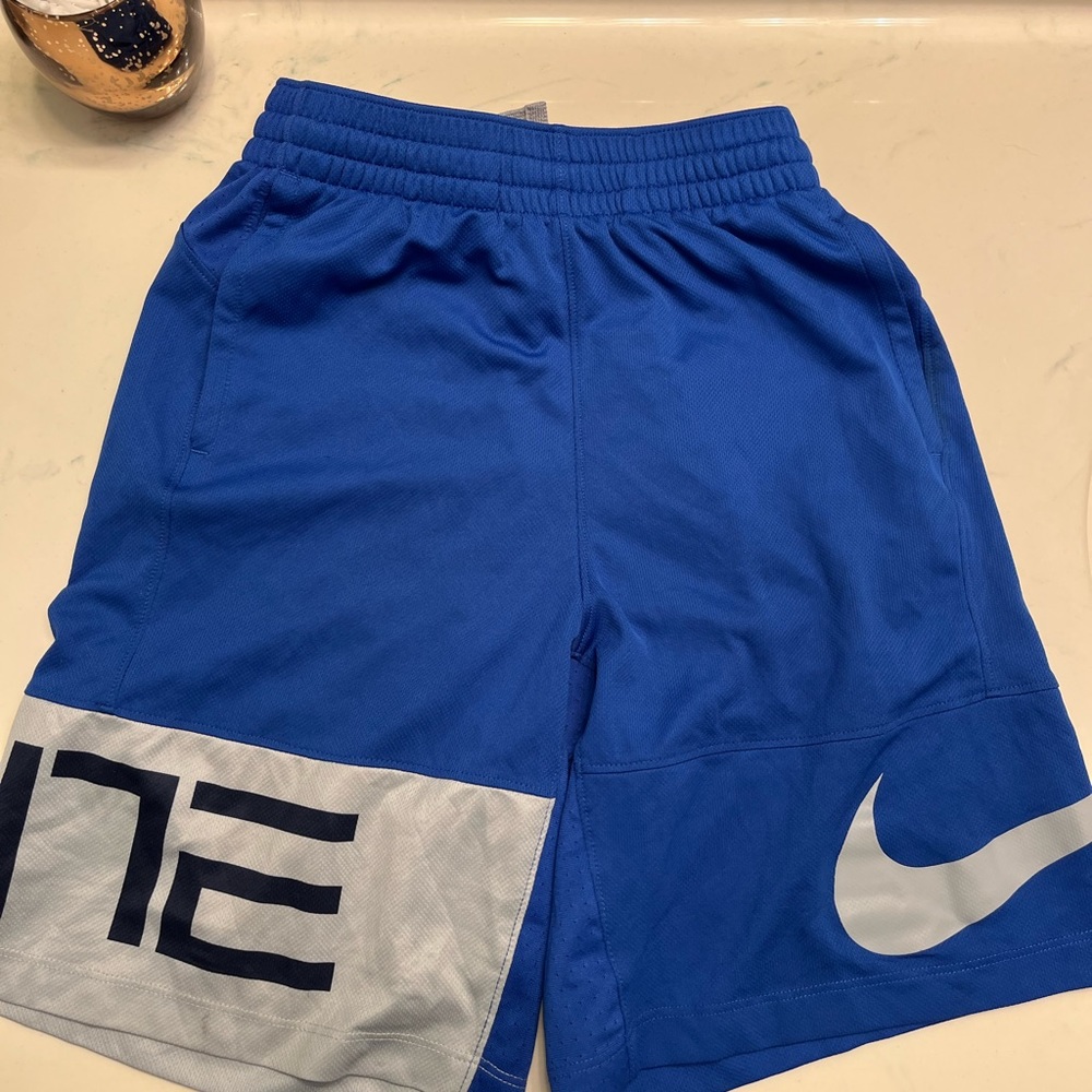 Boys Nike Elite shorts 2 pair. Size Medium.